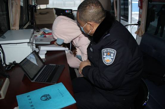 移动小警局开进边远镇场，零距离服务暖民心